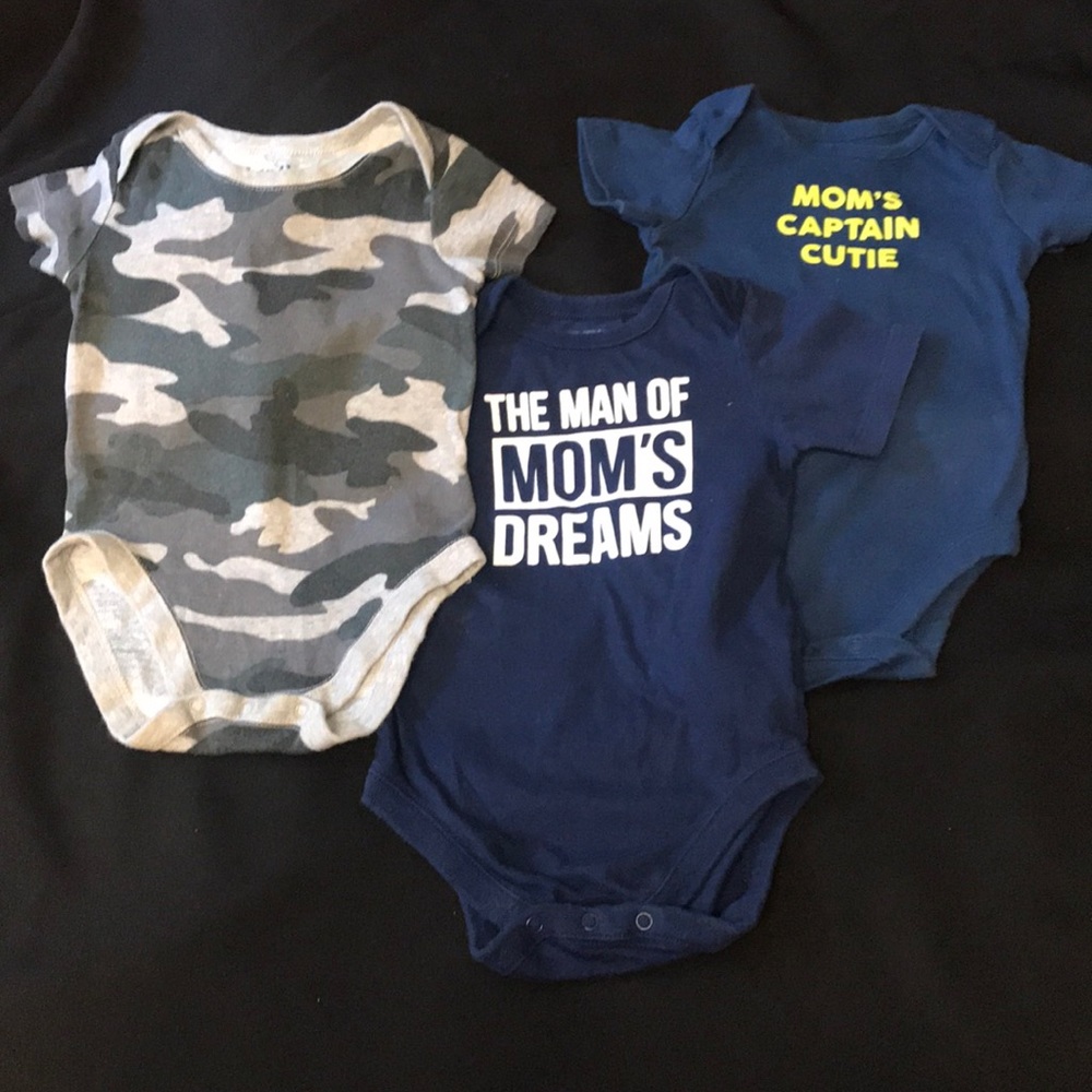 Baby bodysuits with 3 snap bottoms Size 3-6 Months